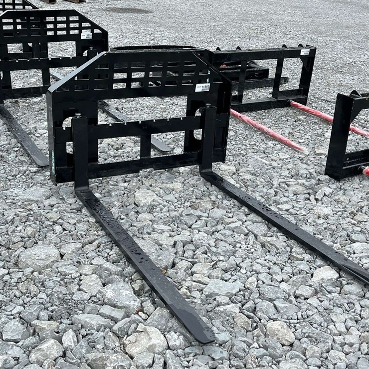 Unused 2026 FUTURE FT-DHC Skid Steer Forks - [Skid Steer Attachments] Attachment