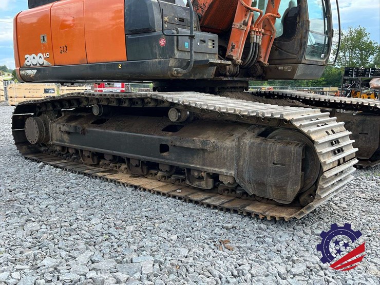 2018-hitachi-zx300-lc-6n-image-15
