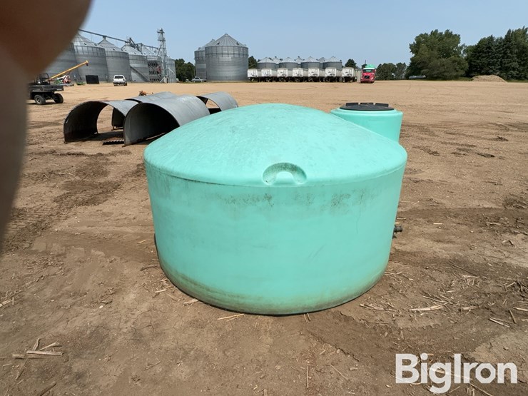 1100-gal-poly-tank-image-4