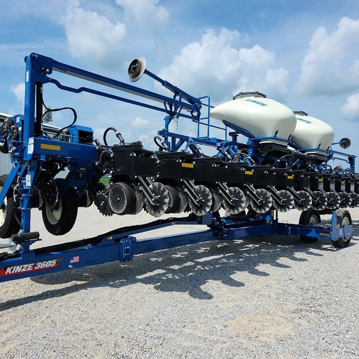 2023 KINZE 3605