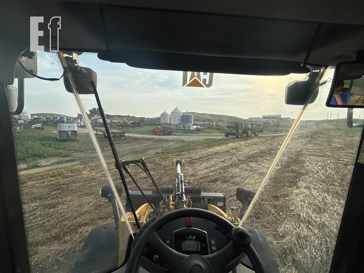 2015-caterpillar-910k-image-65