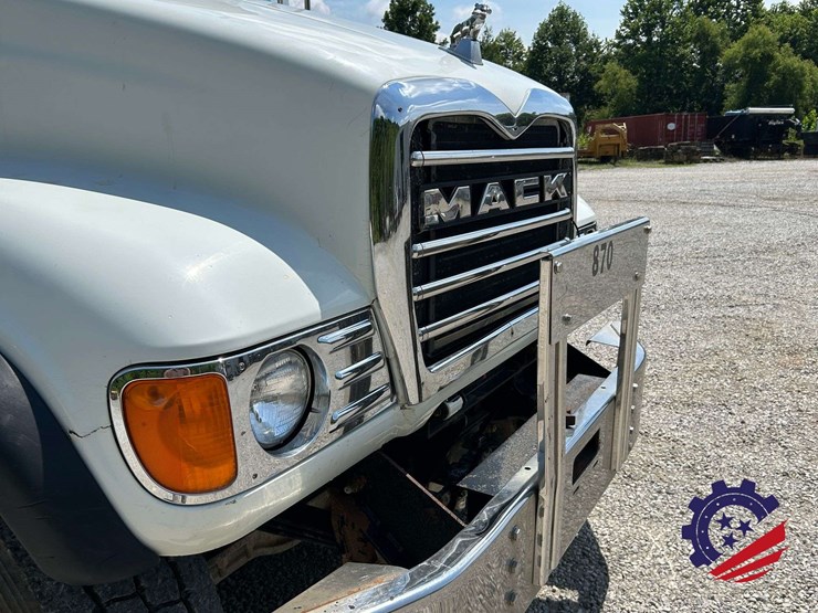 2007-mack-granite-cv713-image-28
