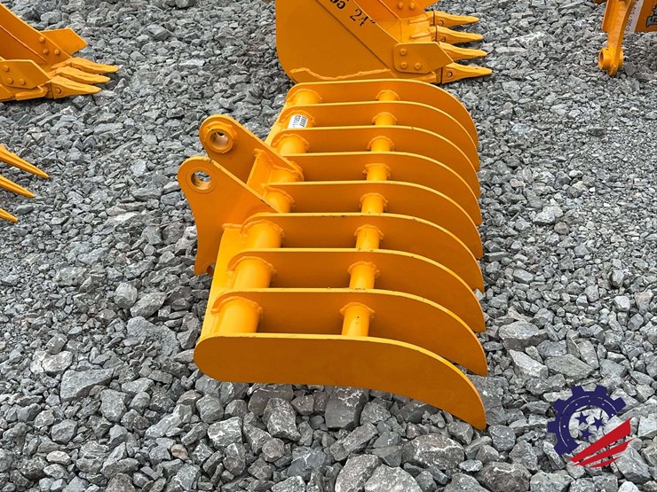 2026-caterpillar-305-image-5