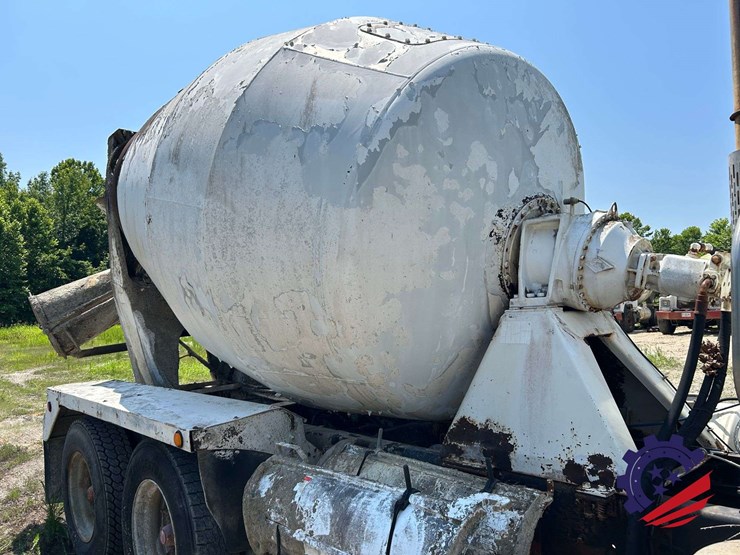 1992-mack-dm600gk-rear-discharge-concrete-mixer-truck-image-54