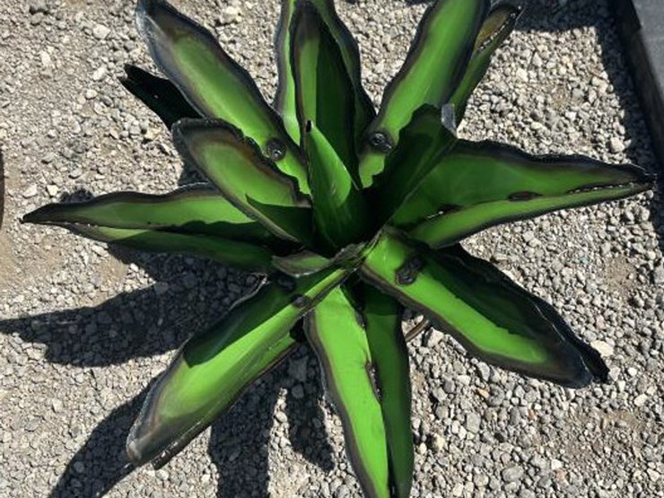 #137-•-metal-art---aloe-or-yucca-plant-image-3