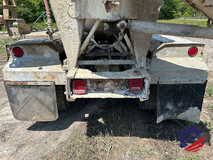1992-mack-dm600gk-rear-discharge-concrete-mixer-truck-image-37
