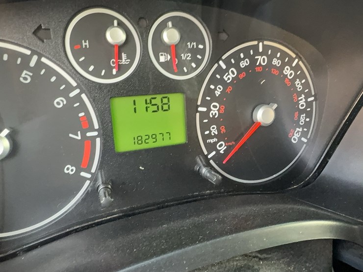 2010-ford-transit-connect-image-33