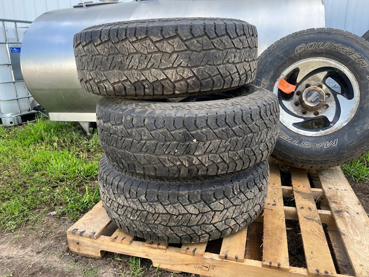 #9932-•-(4)-tires-image-2