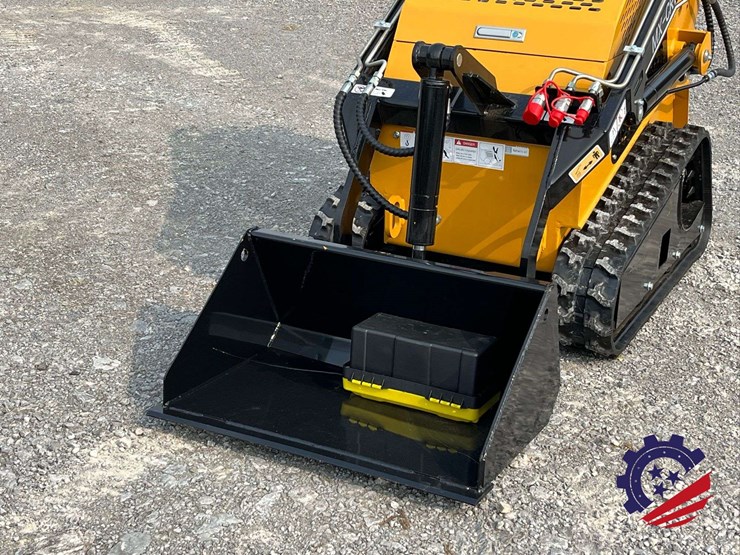 unused-2026-agt-mx-crt23-compact-track-loader-image-11