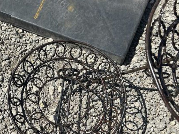 #151-•-metal-art---(3)-flower-pot-stand-image-6