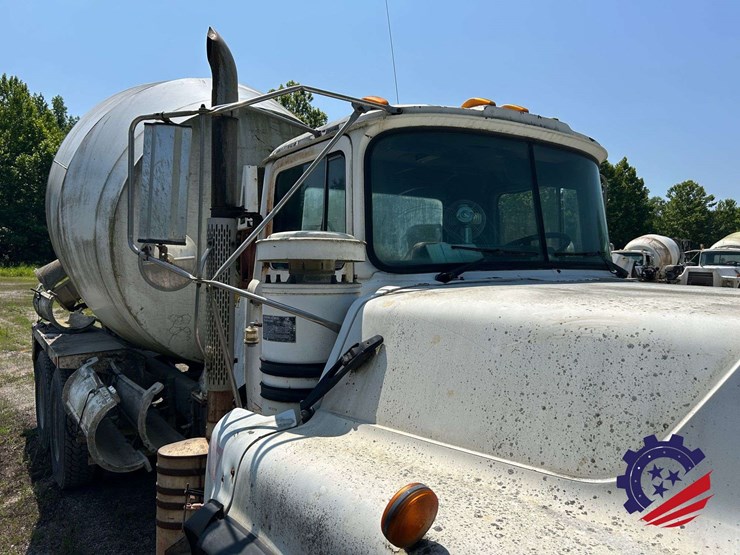 1997-mack-dm-concrete-mixer-truck-image-58