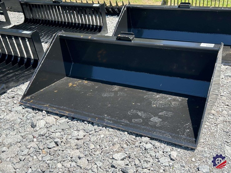 skid-steer-bucket-with-blade-attachment-image-1