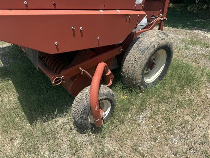 hesston-845-image-5