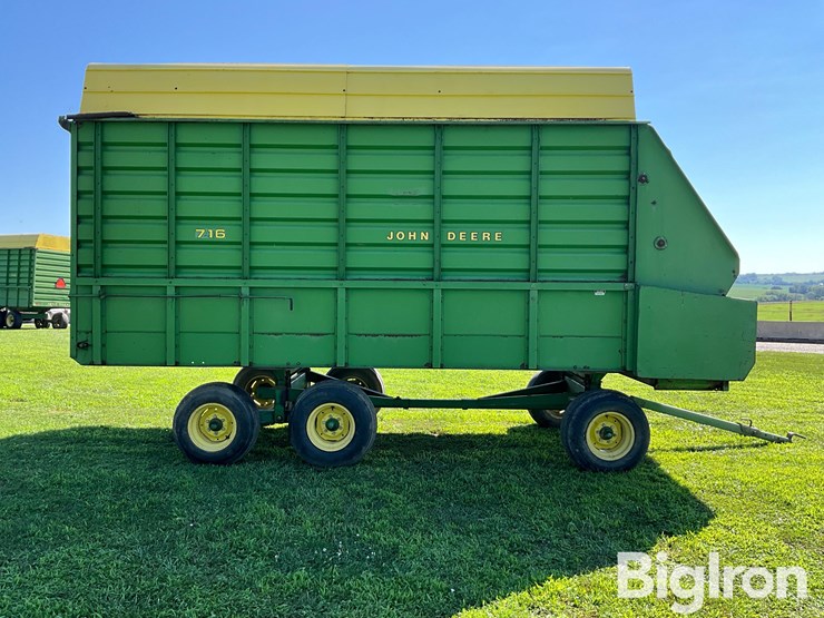 john-deere-716-image-4