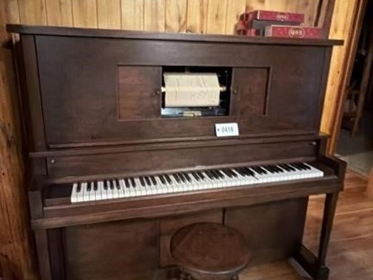 offsite--antique-player's-piano-image-2