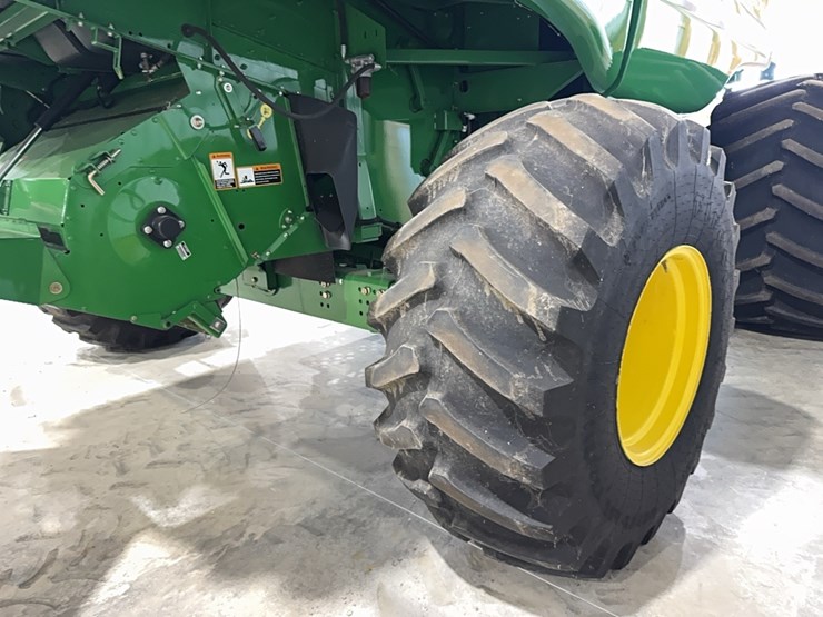 2010-john-deere-9670-sts-image-122