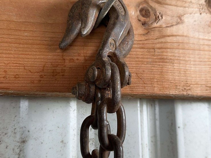 heavy-duty-forged-steel-utility-chain-with-hooks-image-2