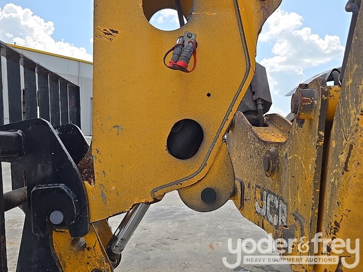 2017-jcb-510-56-image-19