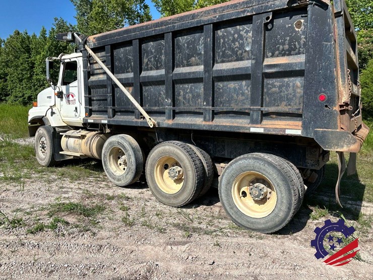 2008-international-5600-paystar-tri-axle-dump-truck-image-3
