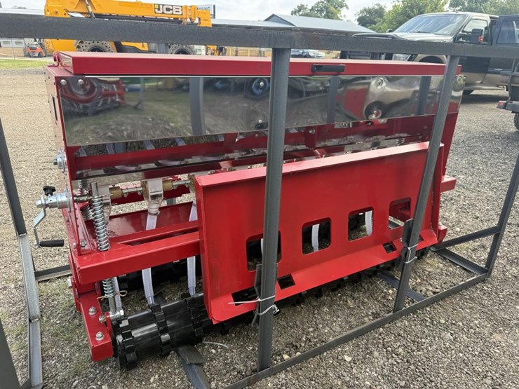 #8-•-seeder-to-fit-skid-steer-&-3-pt-quick-hitch-image-4