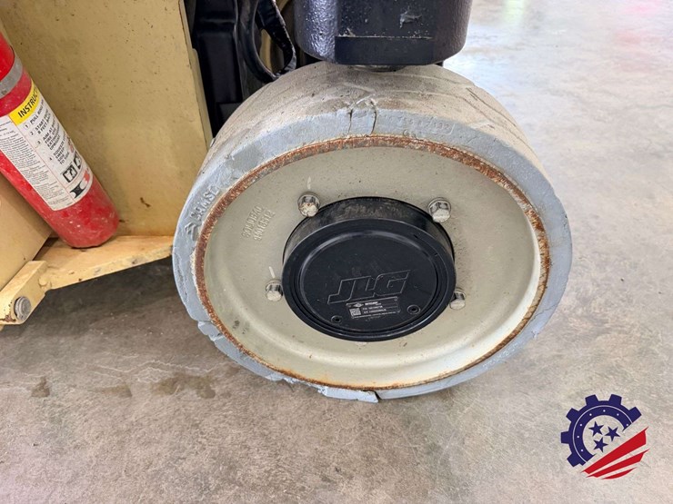 2017-jlg-2632es-image-15
