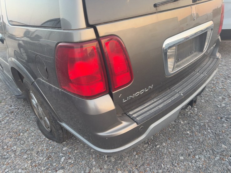 2003-lincoln-navigator-image-6