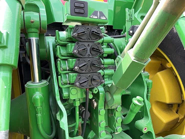2002-john-deere-8420-image-38