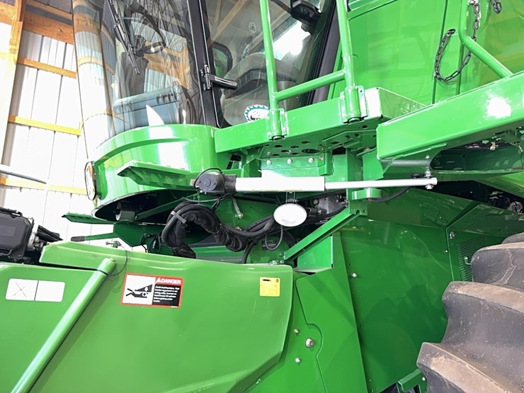 2010-john-deere-9670-sts-image-129