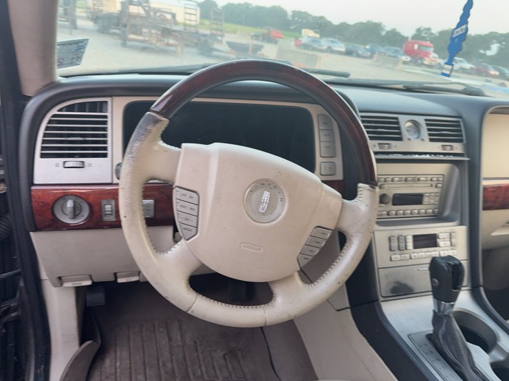 2003-lincoln-navigator-image-35
