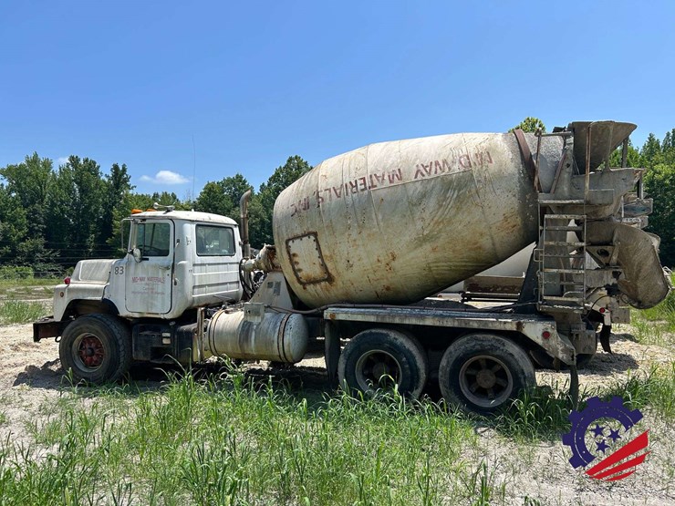1997-mack-dm690s-image-5
