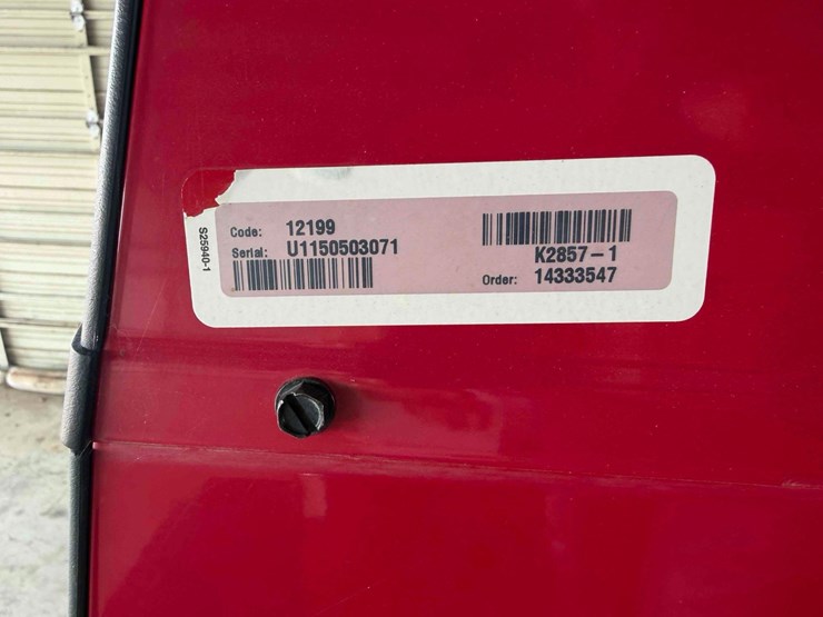 2017-ford-f550-super-duty-service-truck-image-24