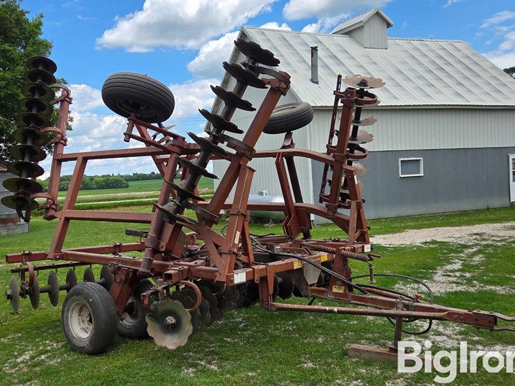 massey-ferguson-820-image-3