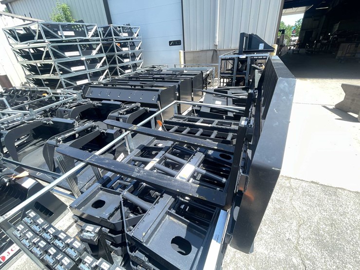 #8304-•-unused-2026-jct-skid-steer-pallet-fork-frame-(o2)-image-3