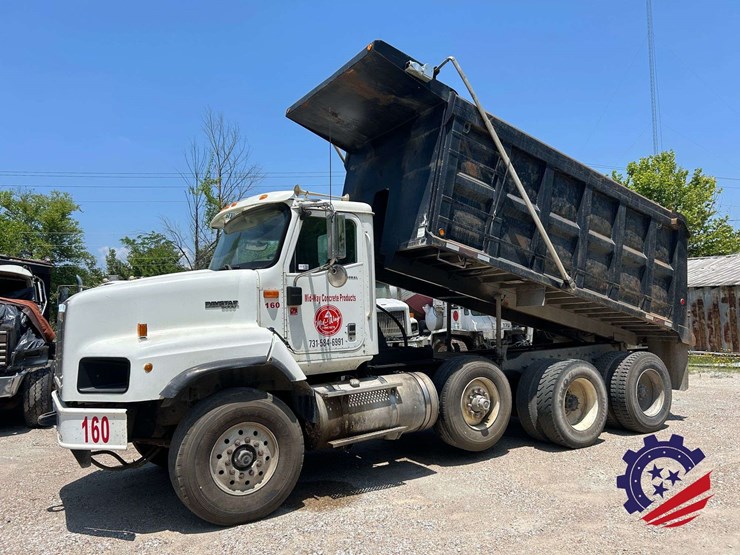 2008-international-5600-paystar-tri-axle-dump-truck-image-1