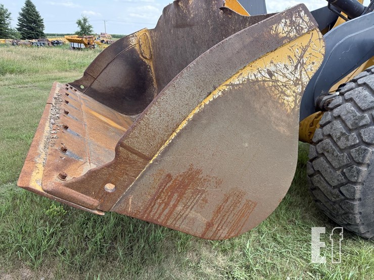 2019-deere-524l-image-14