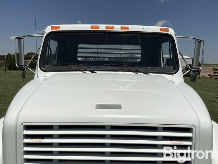 1995-international-4700-image-11