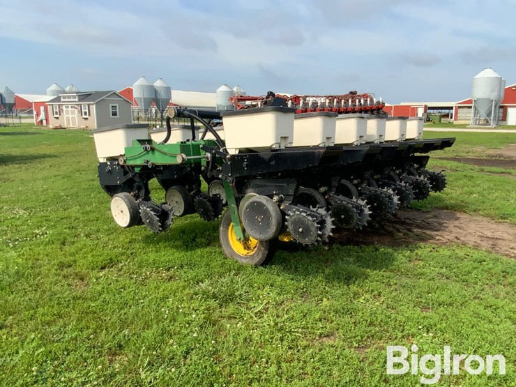 john-deere-7000-image-7
