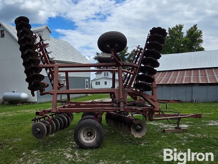 massey-ferguson-820-image-4