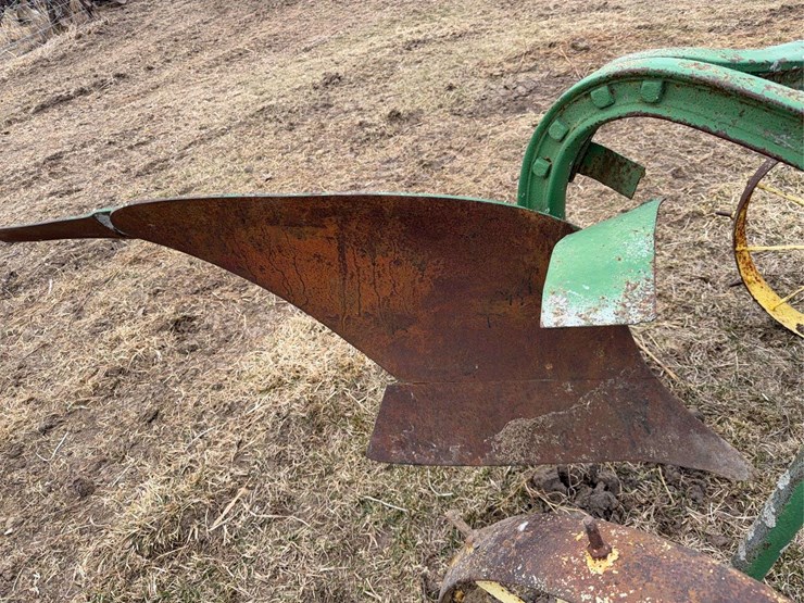 john-deere-pull-type-one-bottom-plow-image-12