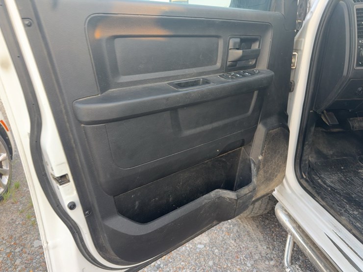 2018-dodge-ram-2500-image-34