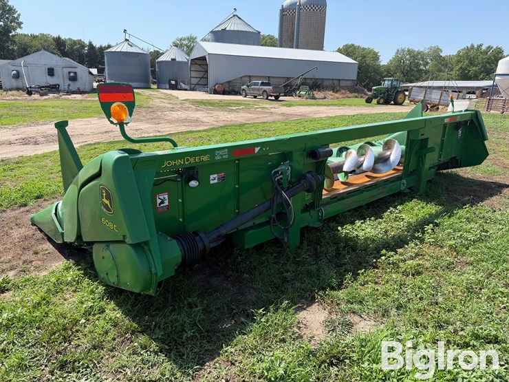 2016-john-deere-608c-image-7