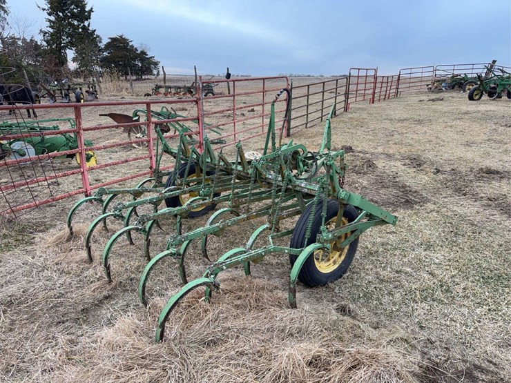 john-deere-chisel-plow-image-4