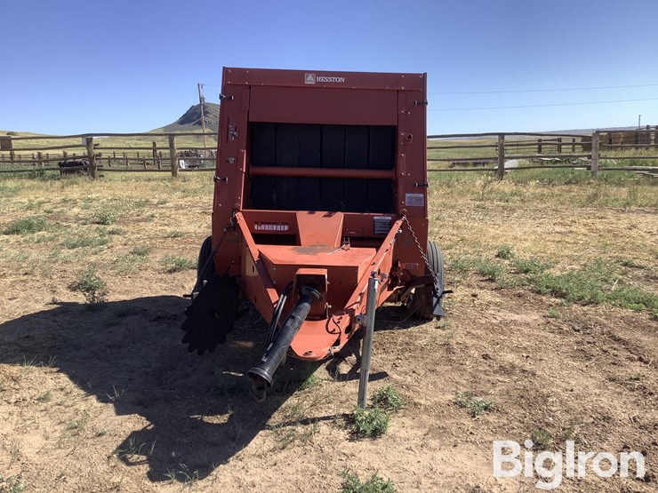 hesston-840-image-2