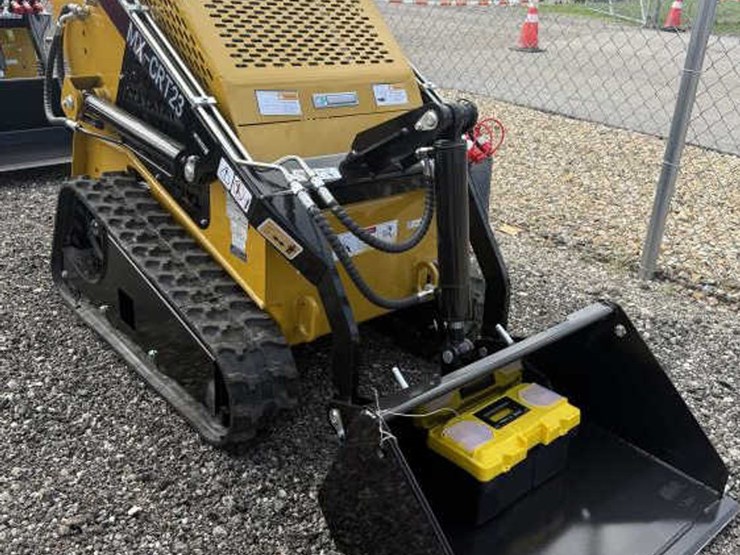 #4-•-mini-skid-steer-tracked-loader---gas-mx-crt23-image-3