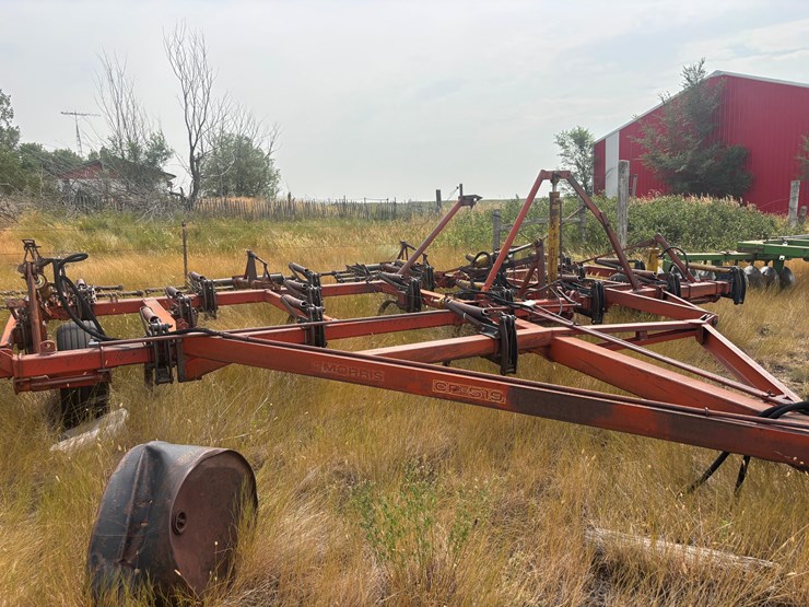 morris-cp519-chisel-plow-image-1