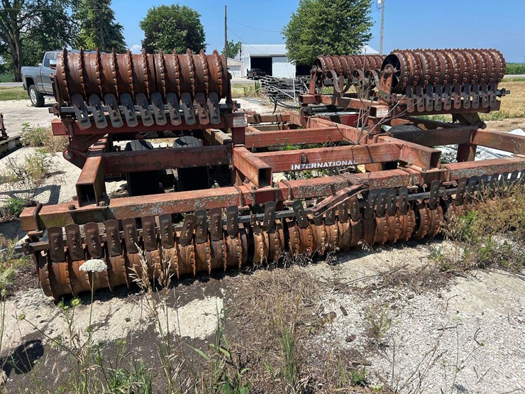 case-ih-415-image-4