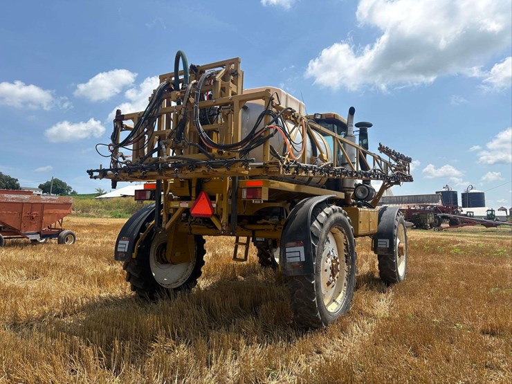 rogator-1254-sprayer-image-8
