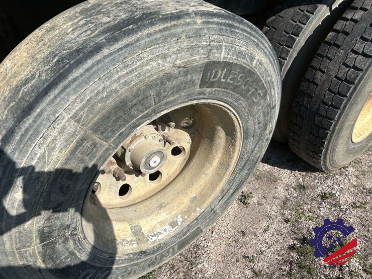2008-international-5600-paystar-tri-axle-dump-truck-image-9