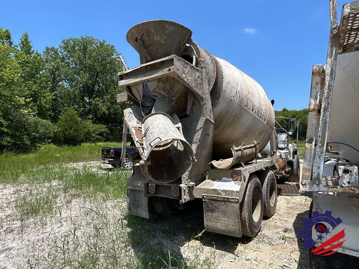 1997-mack-dm690s-image-4
