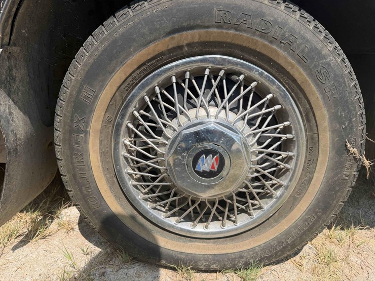1988-buick-lesabre-custom-sedan-image-10